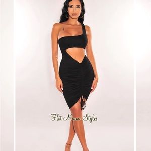 BLACK ONE SHOULDER CUT OUT RUCHED DRESS